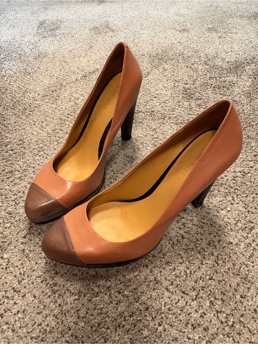 Classic Nine West Two-Tone Brown Leather Pump - Women's